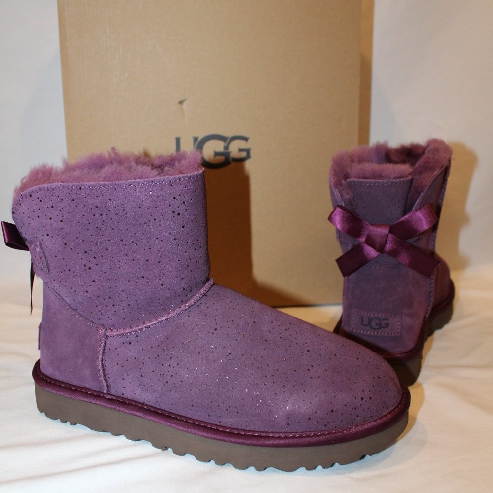 NIB UGG MINI WOMEN'S BAILEY BOW SHINE SUEDE SHEARLING ANKLE BOOTS PORT BURGUNDY‎